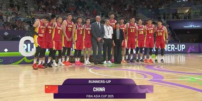 赵继伟祝贺中国男篮：胜利者！满分