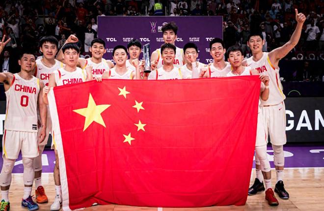 中国男篮大洗牌！3人锁定核心地位，2人因致命短板恐遭淘汰