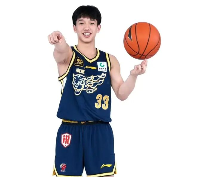 广东险胜新疆！杨溢+2替补齐爆，张文逸辣眼，王洪泽喜忧参半！