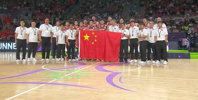 中国男篮1分憾负澳大利亚！胡明轩绝杀不中，全员造就3个不可思议