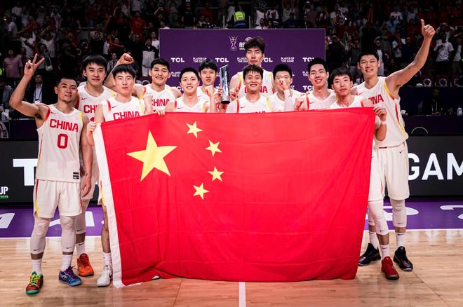 对阵韩国前中国男篮开动员会，赵睿、胡金秋等人发言鼓舞球队