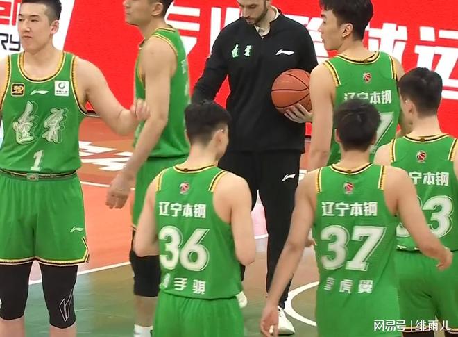 终于来了！CBA四大豪门酿“多人交易”，陈国豪回广东队成定局？