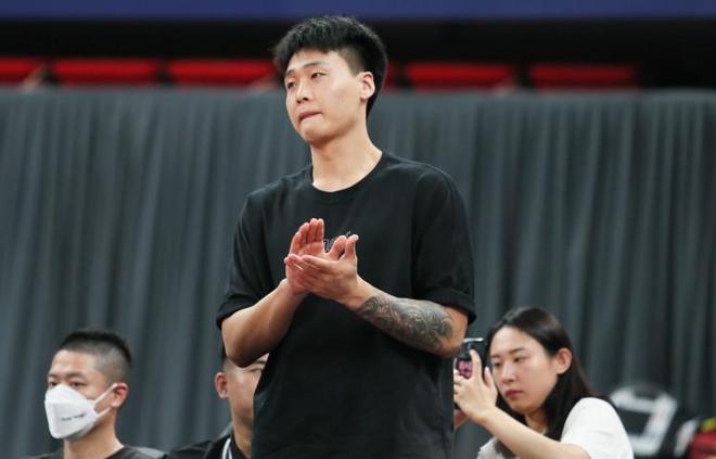 媒体人：首钢今天下午有个重量级会议 做出最终决定促成赵睿加盟