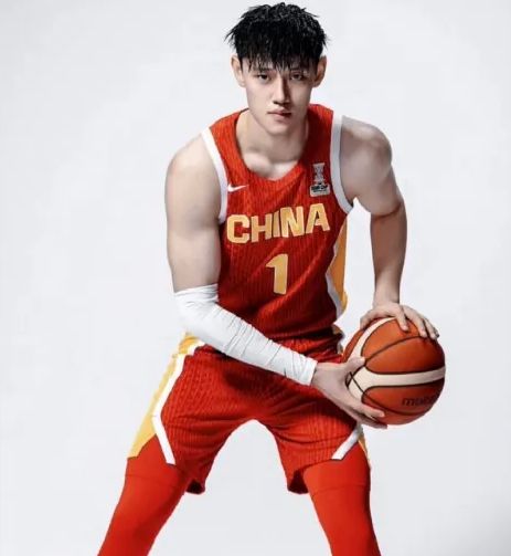 北京男篮官方：为曾凡博预注册+若冲NBA失败可归队 朱彦西或退役