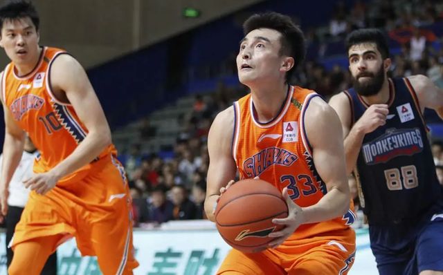 暖心一幕！失意子弟兵回归 CBA最温情俱乐部当之无愧