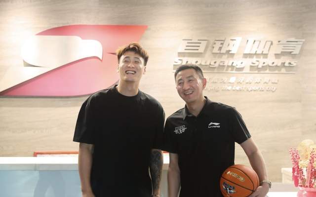 媒体人：张镇麟加盟上海的转会费不菲，赵睿连他的一半都不到
