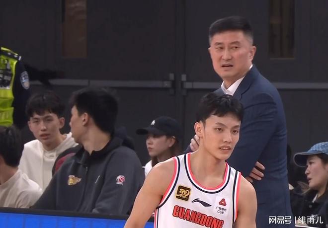 自宣！男篮顶级内线将驰援杜锋，力保广东队打进总决赛！