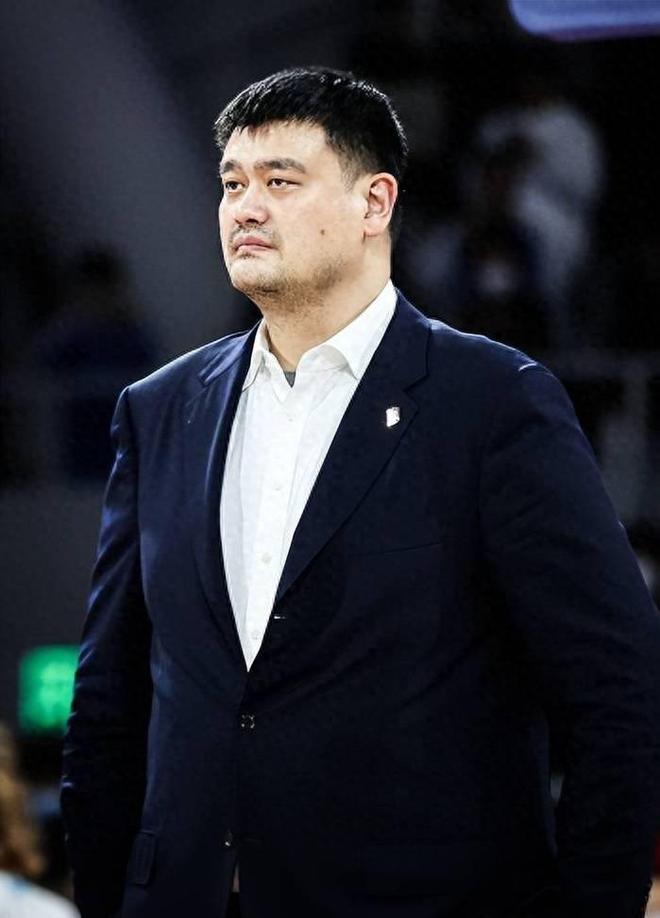 4亿换一个梦，“卸任”篮协主席的姚明，早已是商业嫉妒的对象