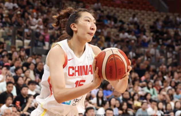 中国女篮90-81逆转取胜，谁是本场取胜最大功臣，数据一目了然