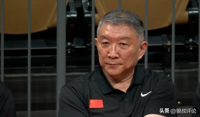 宫鲁鸣：我们现阶段短板是后卫 包括李缘处理全场紧逼不是那么自由