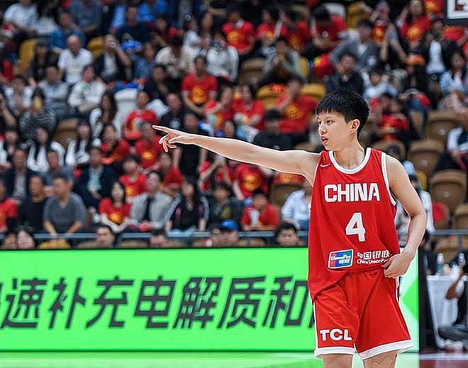 17分钟砍11分！中国女篮又一23岁新星崛起：新关键女王上位获重用