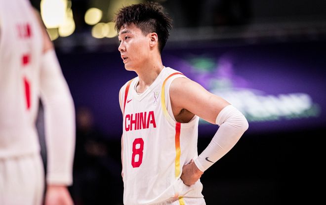 三年后中国男篮阵容有多强？杨瀚森领衔，赵睿控场，周琦只能替补