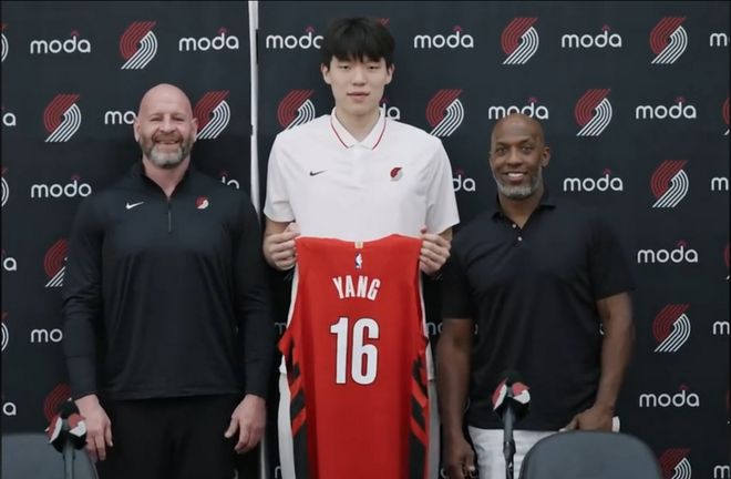 杨瀚森太幸运了！培养费不够伙食费，上海却因姚明索要3000万美元