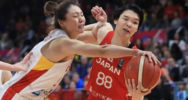 轰38分率队击败新西兰！U16中国女篮持球大核诞生，李梦后继有人