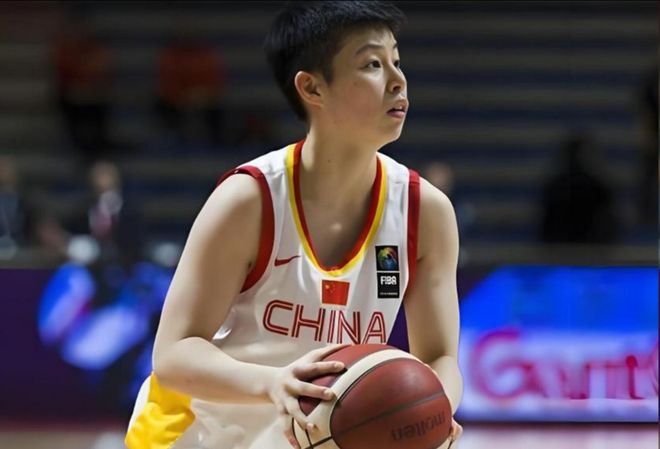 难受！2支U系列女篮1米7主控都难堪大任，未来真要让李缘扛大旗？