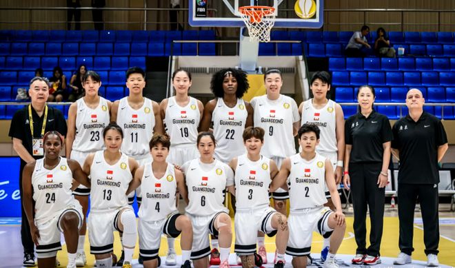 杜锋观战！亚洲女篮联赛：广东女篮35分狂胜韩国冠军晋级决赛