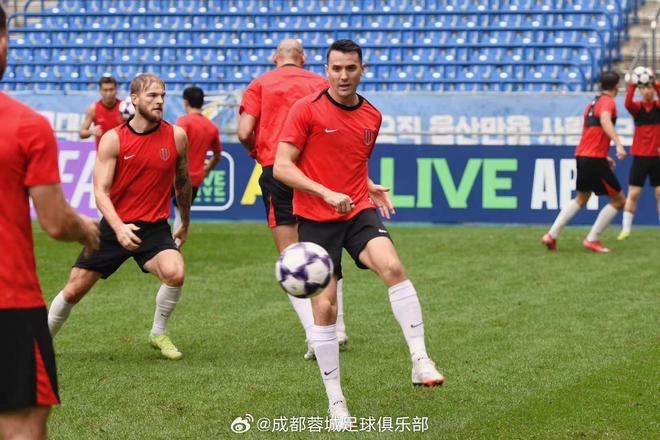足球报：成都蓉城要主力出战亚冠，力争主场首胜