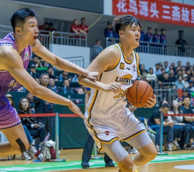 辽宁86-79北控迎3喜1忧！赵森李虎翼惊喜，吴昌泽越来越垮了！