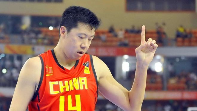 王治郅儿子已工作？杨毅：和他爸一模一样 网友：梦幻脚步失传