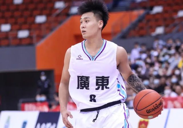 广东男篮热身赛！杜锋拒绝输球，胡明轩确定出战，赵睿正式加入