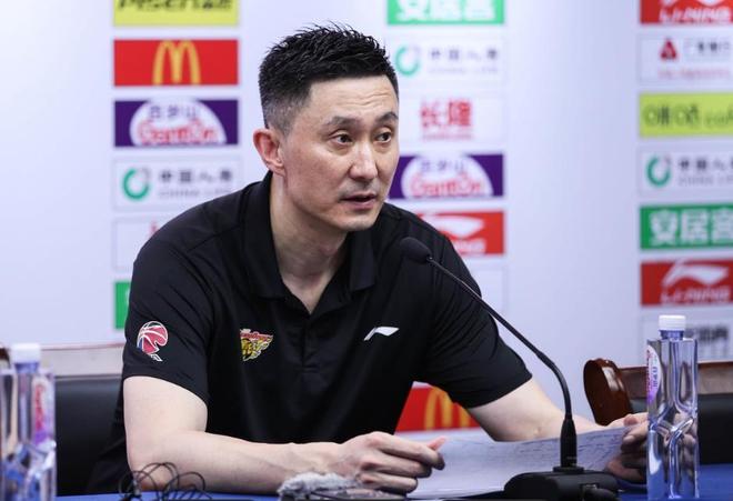广东队有意“天才中锋”李慕豪，杜锋可能会被追加处罚