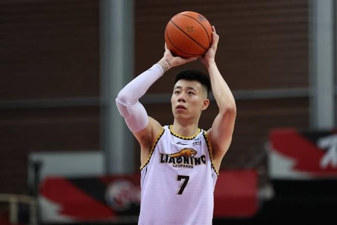 没有全运会任务！媒体人：张镇麟留在上海男篮配练
