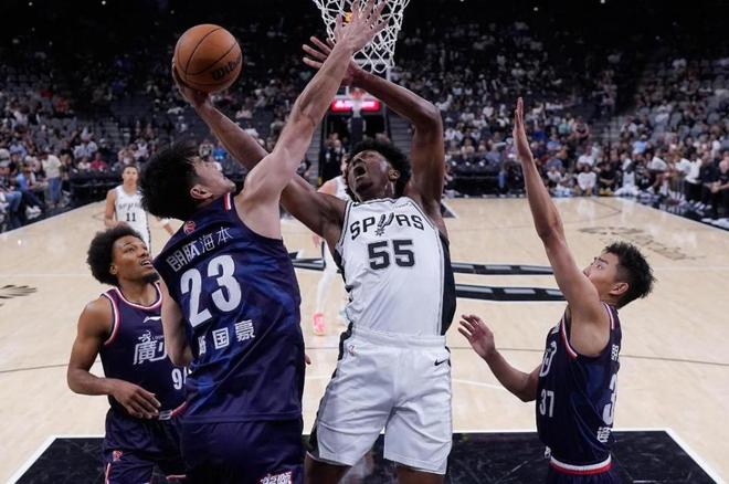 陈国豪NBA季前赛14分3篮板，广东队换焦泊乔后悔吗？