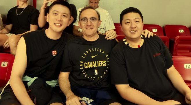 辽篮绯闻外援三分8中1辣眼睛!4失误一言难尽,多亏杨鸣有先见之明