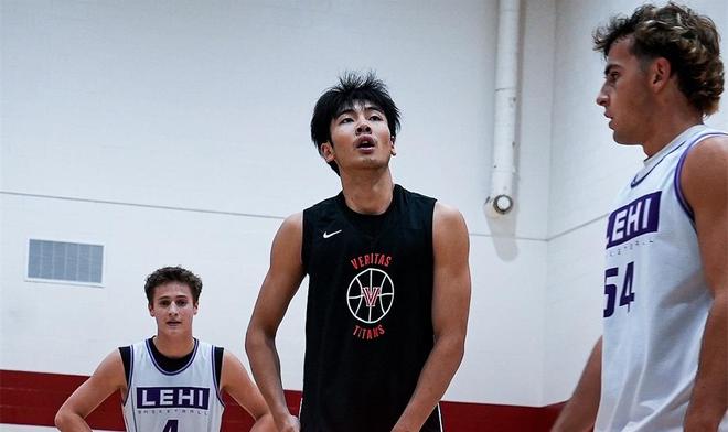 35分+8记三分！中国男篮18岁2米03前锋留美蜕变：手握4所大学邀约