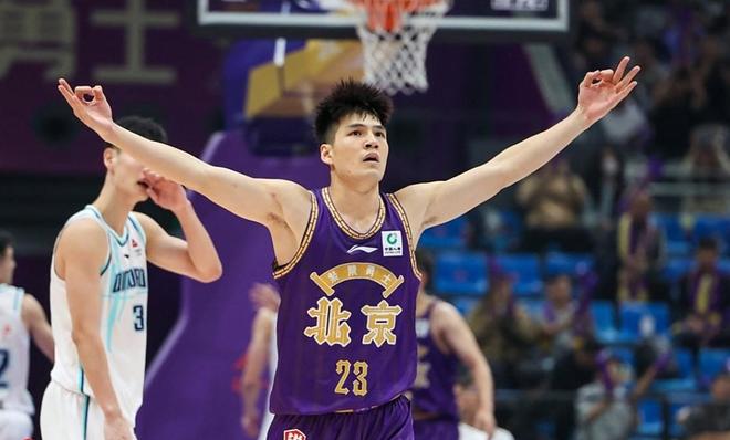 陈国豪成广州得分王，辽篮3冠成员退役，陈盈骏白得一个月长假