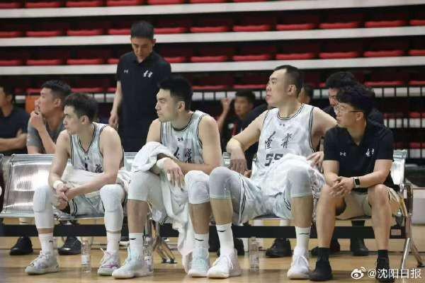 辽媒：韩德君推迟退役，为辽宁的家乡荣誉最后一战