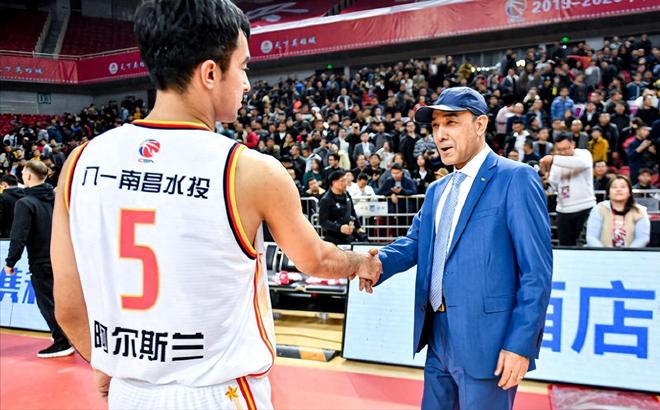 CBA星二代退役！场均19.8分，给顶薪都不要，打篮球只是副业