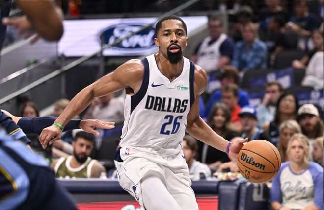 上赛季还场均11分，却突然在NBA失业？球迷：朱芳雨赶紧把他弄来