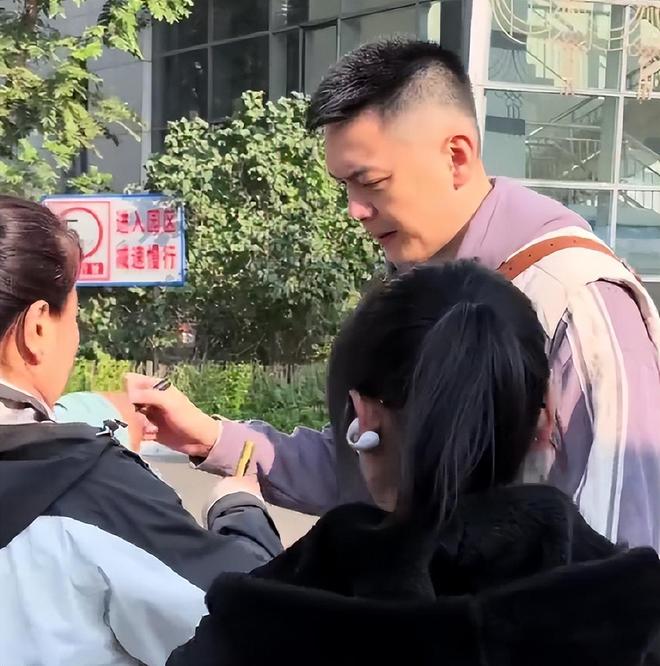 辽篮将帅真幸福！有人送还有人接,东道主尽地主之谊,设宴款待客队