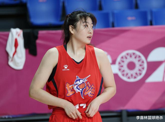 新版李梦来了！中国女篮又一19岁1米86前锋崛起：轰28+7真强硬