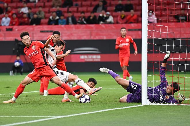 海港vs町田泽维亚半场数据：海港射门数1-11落后