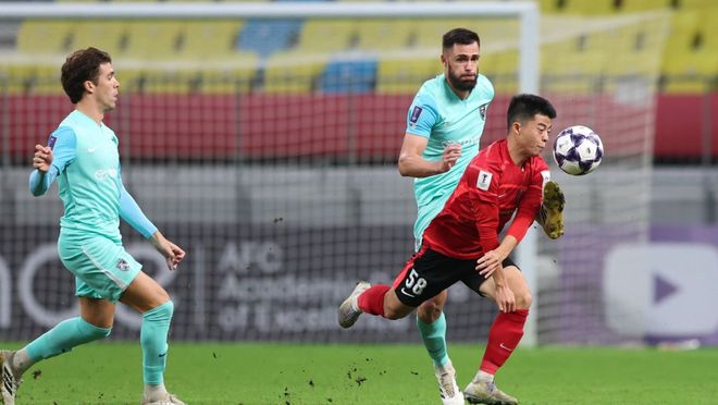 随着墨尔本城2-1绝杀，蓉城0-1落后，亚冠最新积分榜：海港掉垫底