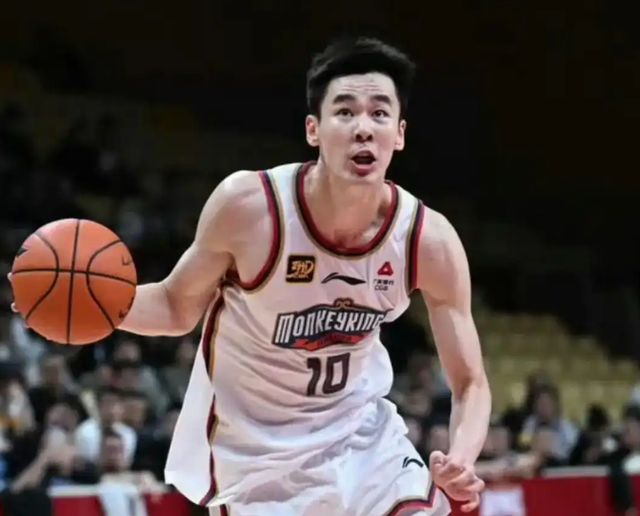 广东加时险胜南京同曦，这两名外线球员应进国家队， 不含胡明轩