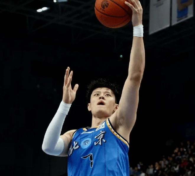 北京伤情更新！小曾水肿争取下场，赵睿无碍争取下场，周琦无好转