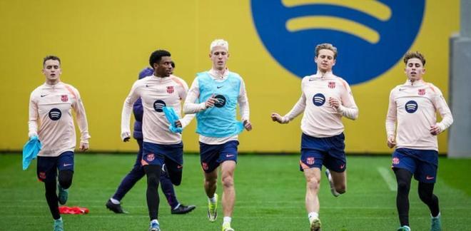 世体：费兰今日单独进行恢复训练，能否出战周末联赛存疑