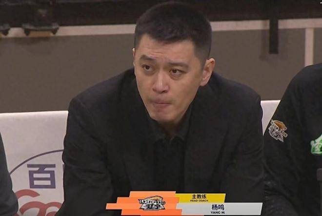 曝杨鸣欲请辞辽宁男篮主教练曾凡博伤病加重 周鹏职业生涯里程碑