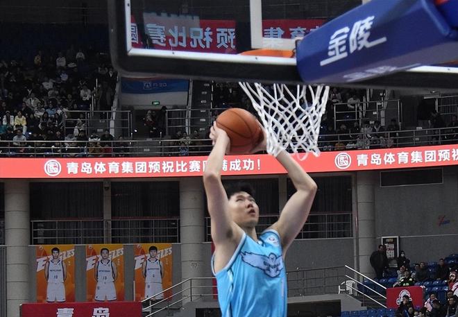 7分险胜！青岛男篮力克广州 首发齐上双+米奇两双 郭艾伦空砍25分