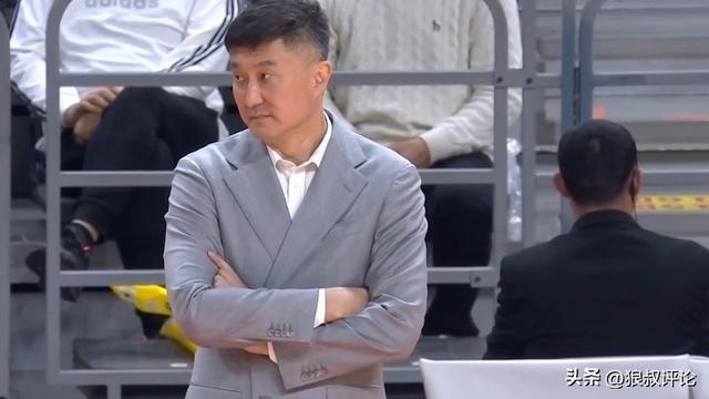 杜锋：开局挖了一个大坑，几个球员没人防守情况下投不中非常可惜