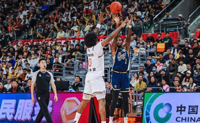 央视直播！上海VS广东胜券在握，五位国手同时缺阵，杜锋恐遭淘汰