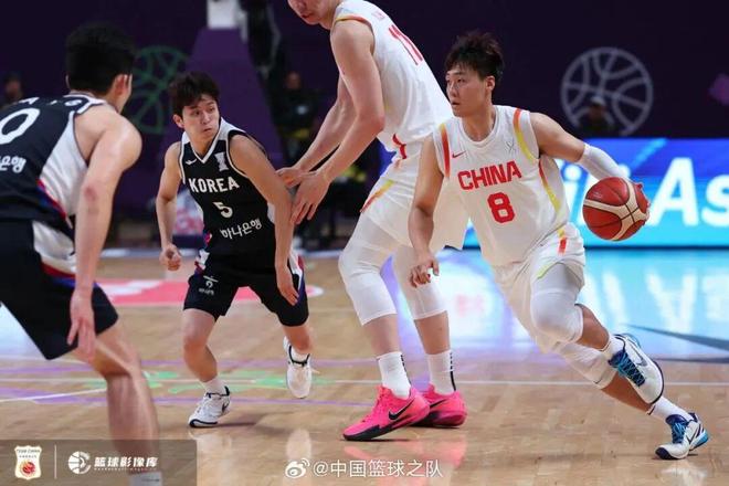 明日客战日本，中国男篮12人名单出炉，胡明轩落选