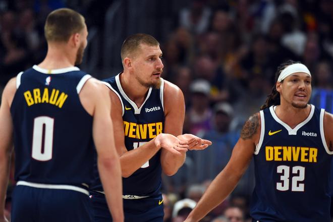 又轰14+14+15助,NBA中锋第一!抱歉威少,你的历史三双王真悬了