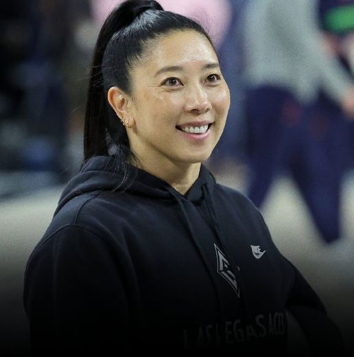 创历史！亚裔女武神主帅执教首季当选WNBA最佳教练 曾是快船助教