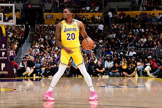 很难得到来自NBA的合同了！湖人期间正在与塞尔维亚豪门进行谈判
