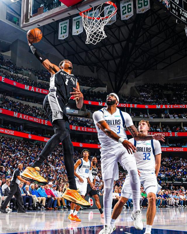 40分15篮板玩弄浓眉！NBA正式进入文班亚马时代？