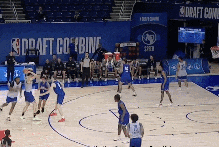 炸裂！杨瀚森两场23+7+8！预测首轮顺位加盟太阳……